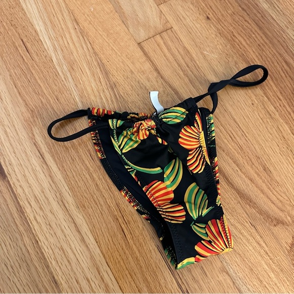 Solid & Striped The Raine Bikini Top and Bottom in Groovy Floral XS - Picture 3 of 9